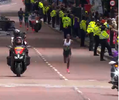 Maratona di Londra: Amos Kipruto vince la gara maschile!