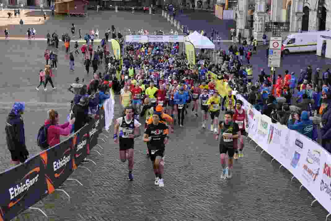 9^ Terre di Siena Ultramarathon: bis di Emanuele Quercioli sulla 50 km. Arianna Lutteri, prima nella 32 km