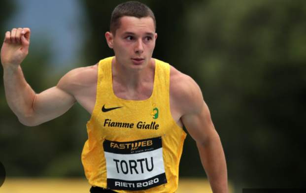 Filippo Tortu in gara nei suoi 200 metri al Roma Sprint Festival