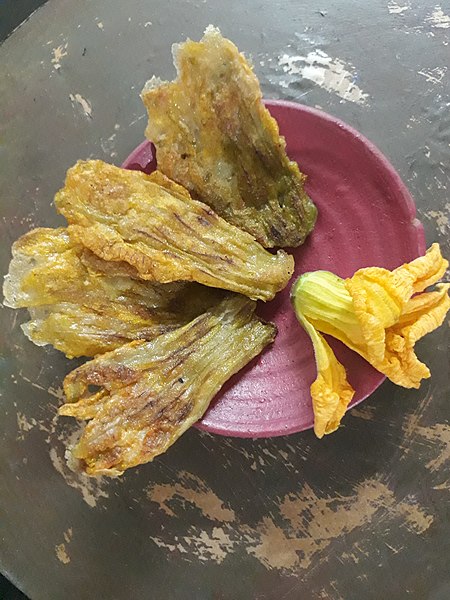 କଖାରୁ ଫୁଲ ଭଜା,  Kakharu Phula Bhaja, frittelle di fiori di zucca Indian style
