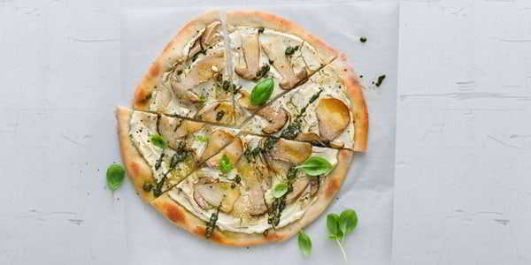 Pizza bianca con funghi e mascarpone