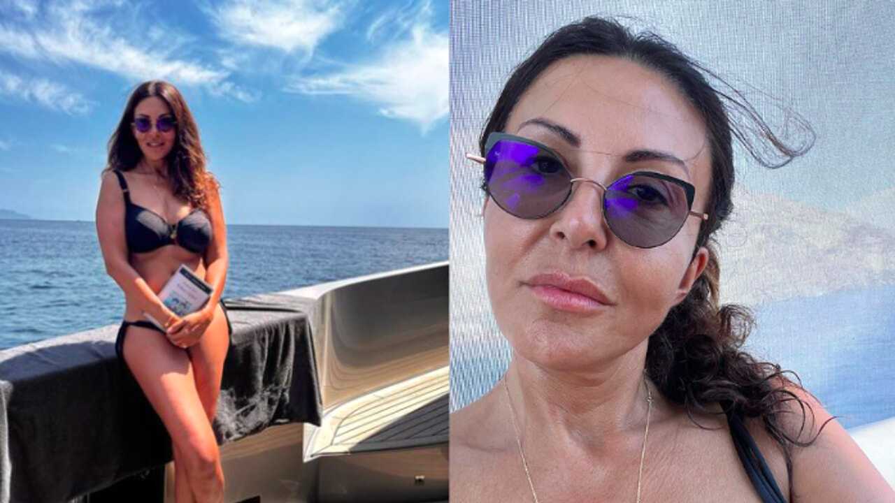 Sabrina Ferilli in vacanza al mare le foto senza filtri nÃ© trucco fanno impazzire i fan