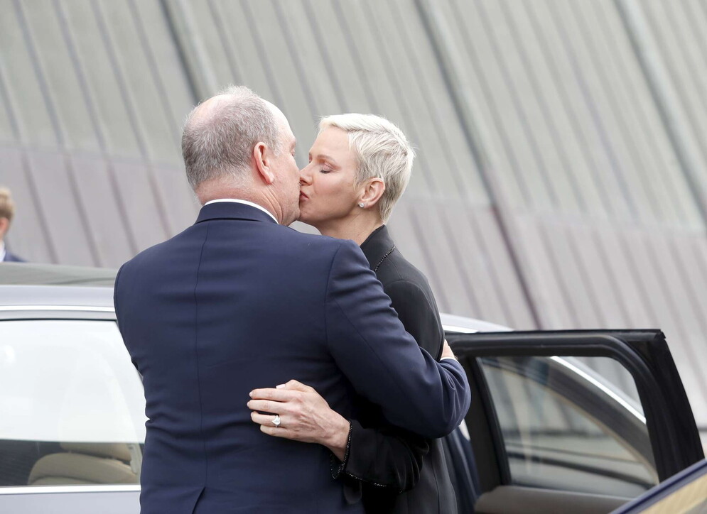Alberto di Monaco e la principessa Charlene, bacio scacciacrisi in Norvegia