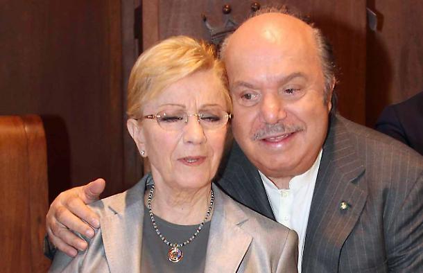 Lino Banfi e la moglie malata di Alzheimer: Â«Ho chiesto al Papa di pregare per farci morire insiemeÂ»