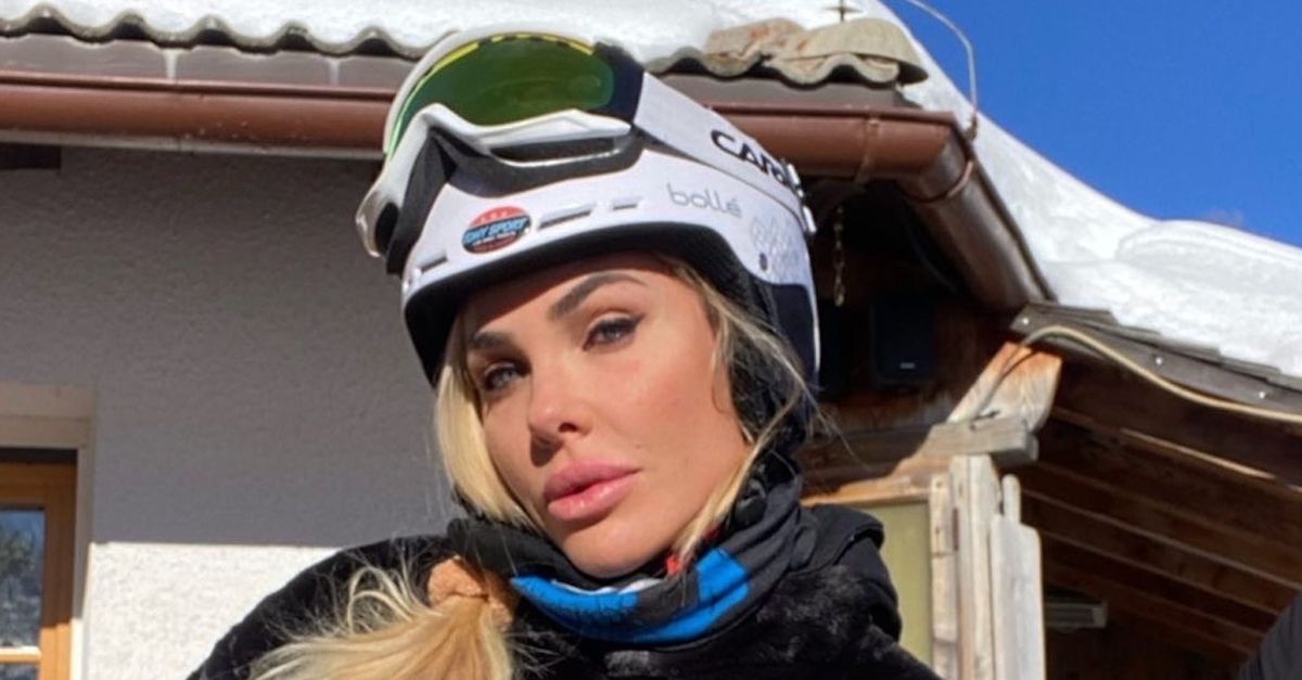 Ilary Blasi e Bastian: lei sugli sci con la famiglia, ma lui dov'Ã¨? Il mistero delle storie Instagram