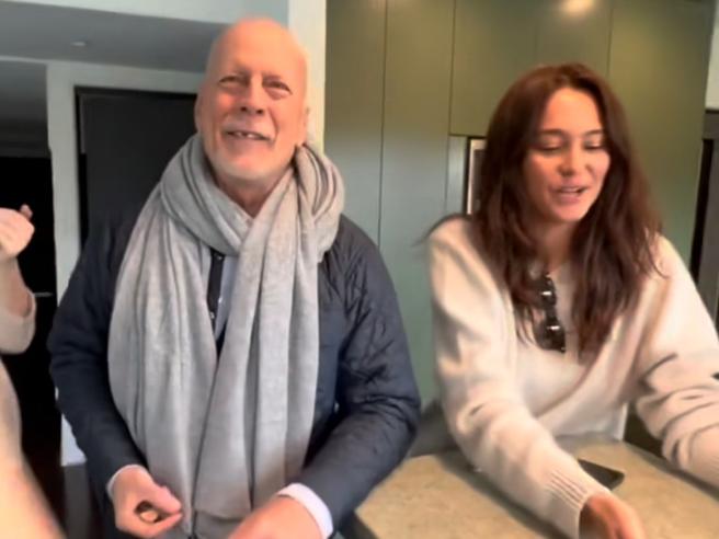 Bruce Willis, compleanno con Demi Moore e figli ma fa fatica a spegnere le candeline: le sue condizioni peggiorano