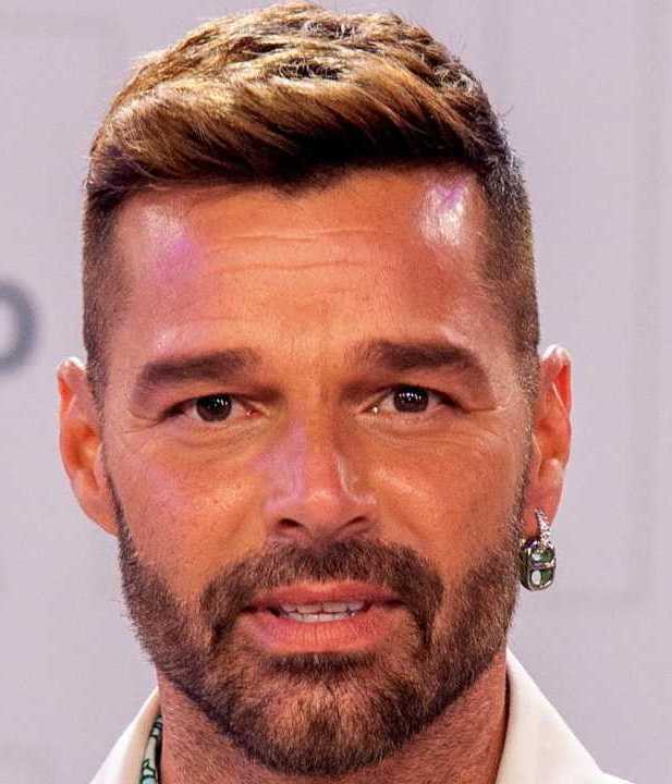 Ricky Martin Ã¨ accusato di violenza domestica emessa un'ordinanza restrittiva