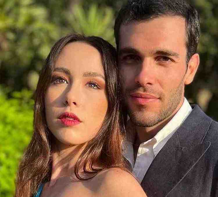 Aurora Ramazzotti smentisce il matrimonio con Goffredo Cerza l'anello ha un'altro significato