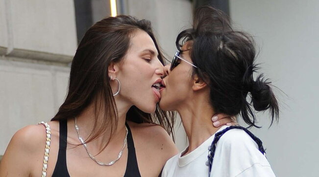 Dayane Mello hot a Milano, baci infuocati con Dana Saber